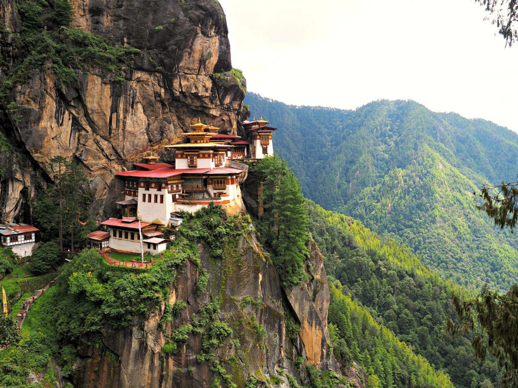 Himalayan travels, where to go in Himalayas, Himalayan countries, Bhutan travels, where to go in bhutan, fun facts about bhutan, random facts about bhutan, tigers nest monastery, paro bhutan, thimpu bhutan, what to see in bhutan, bhutan travel guide, where is bhutan,
