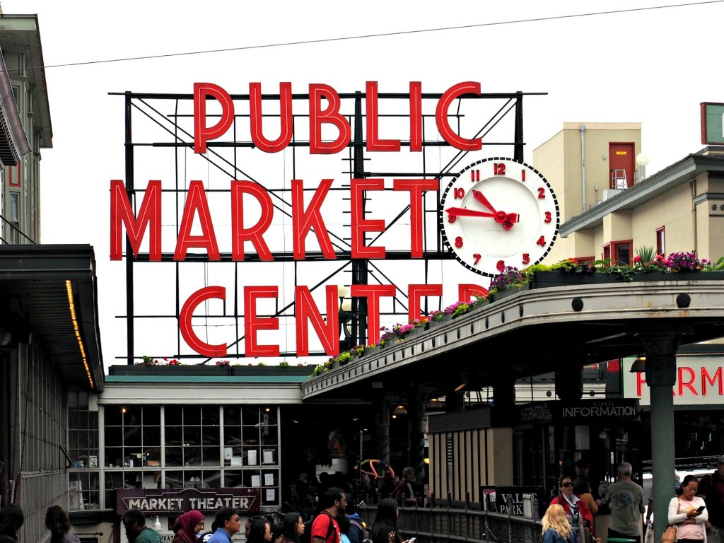 pike place seattle, big market in seattle, what to see in seattle, where to go in seattle, seattle city guide, pacific NW guide