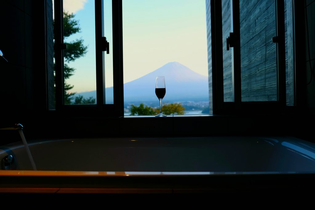 Mount Fuji hotels, where to stay at Mount fuji, luxury hotel by mount fuji, mount fuji hotels, hoshinoya, hoshinoya hotels, japan, where to stay in japan, luxury hotels japan,best hotels to stay in japan, hoshinoya mount fuji, luxury japan hotel, glamping at mount fuji, glamping, best glamping spots