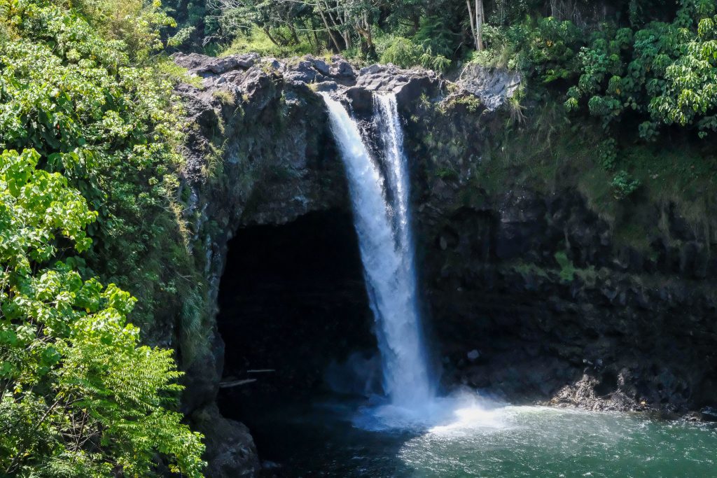 what to do in big island hawaii, what to see in big island hawaii, where to eat in big island hawaii, big island hawaii travel tips, travel tips for big island hawaii, where to drink on the big island hawaii, rainbow falls hawaii, rainbow falls big island hawaii