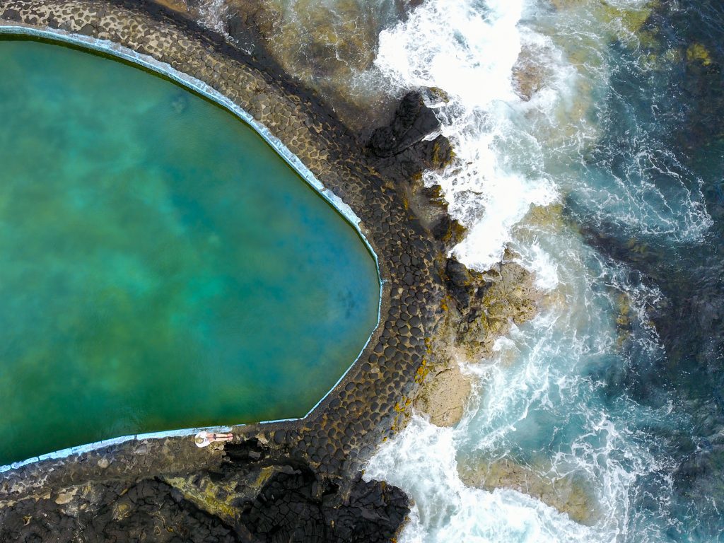 rivis salt water pool, hidden salt water pool hawaii, what to do in big island hawaii, what to see in big island hawaii, where to eat in big island hawaii, big island hawaii travel tips, travel tips for big island hawaii, where to drink on the big island hawaii,